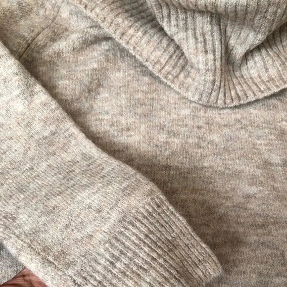 Oversized Plush soft cowl neck sweater NWT - Picture 4 of 6